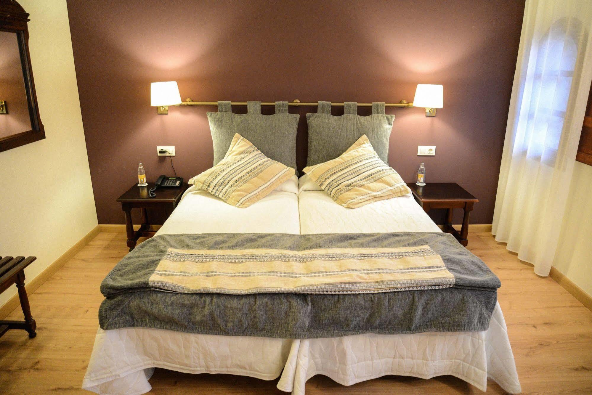 Hotel Cardenal Ram Morella Eksteriør billede